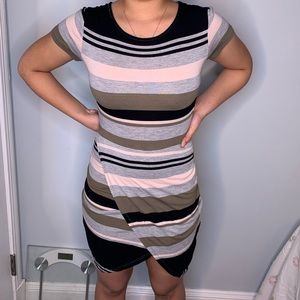 Dress With a Split ✨